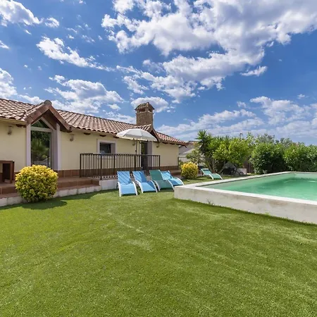 Dom wakacyjny House In Hills With Views To The Sea *