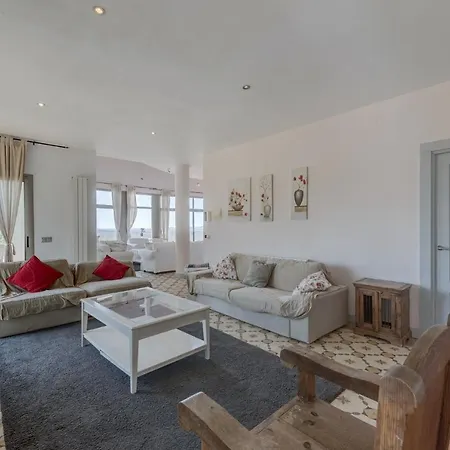 House In Hills With Views To The Sea Semesterbostad *