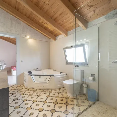 House In Hills With Views To The Sea *