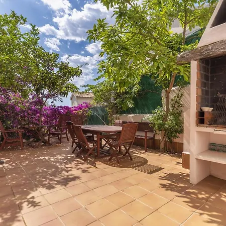 Dom wakacyjny House In Hills With Views To The Sea *